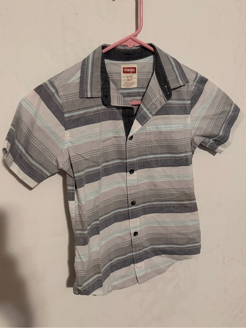 Wrangler Men’s Short Sleeve Button-Down Shirt in Gray and Light Blue Stripes